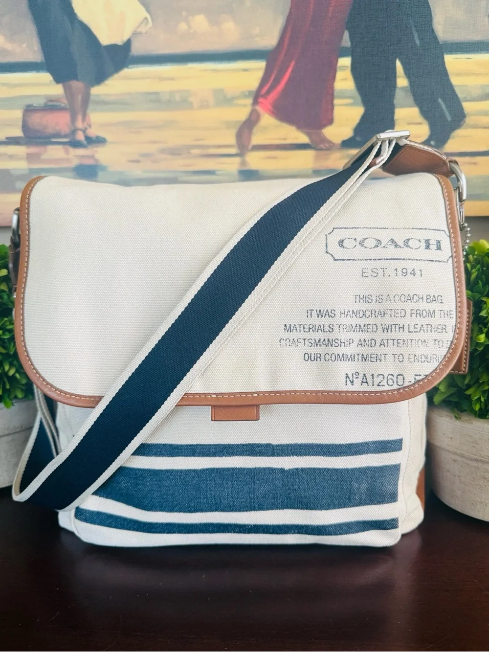 COACH F70627 CREAM AND NAVY CANVAS TAN LEATHER TRIM UNISEX MESSENGER BAG 🌟EUC🌟